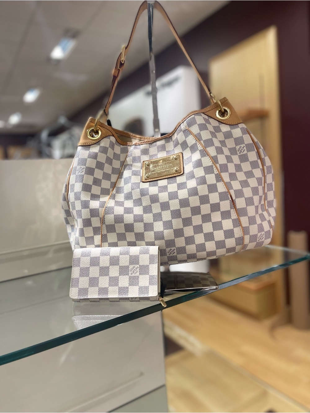Louis Vuitton Purse & wallet